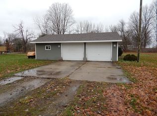 50447 Grand St, Three Rivers, MI 49093
