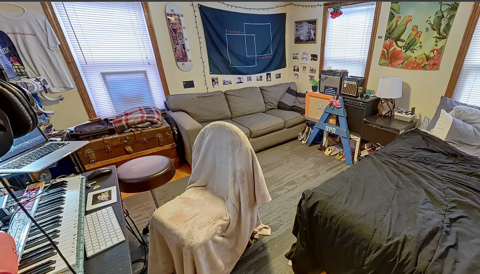 4 bed, 1350 sqft, $3,745 — Photo 3