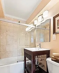 Rented by R New York