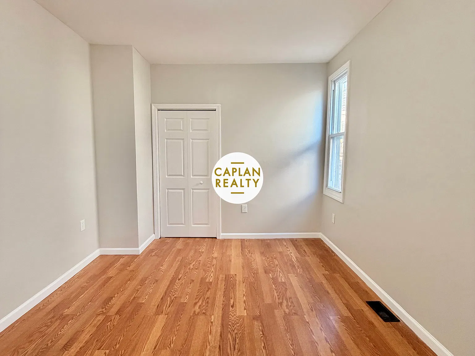 2 bed, 1100 sqft, $2,075 — Photo 4