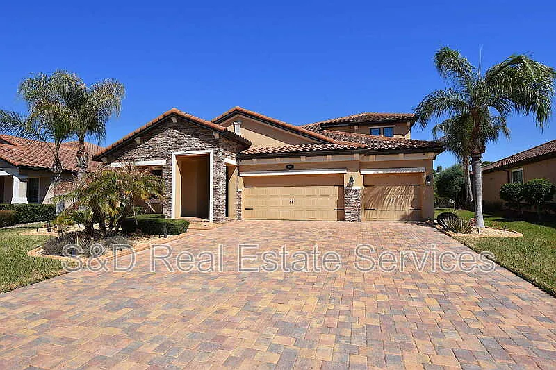 3949 Aquilla Dr
