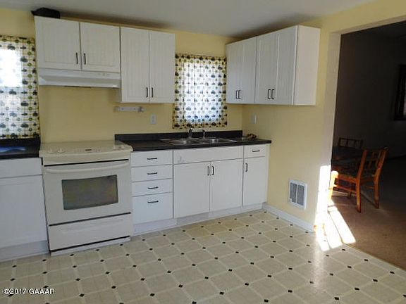 3rd image of 217 1st St SE