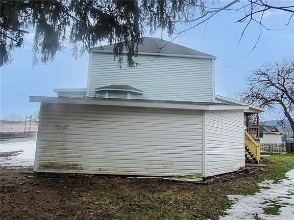 4th image of 137 W Painter St