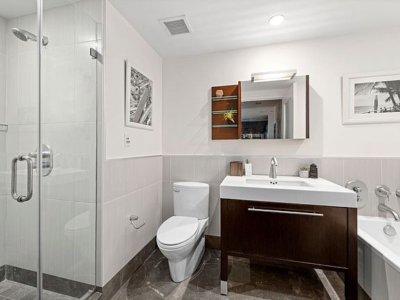 5th image of 225 E 34th St APT 5J