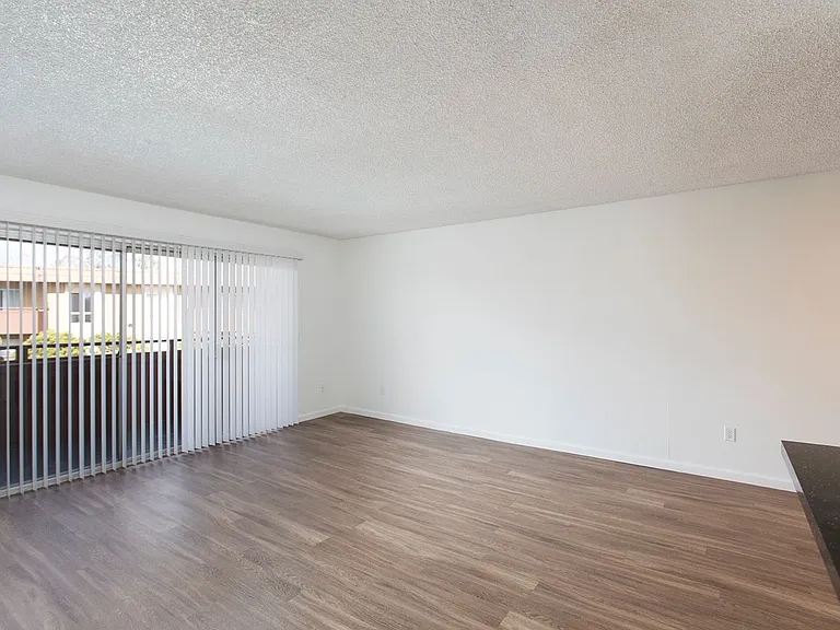 Volterra Apartments — Photo 31