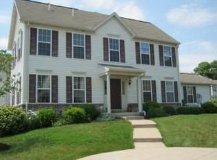 619 Creekside Ln, Lititz, PA 17543