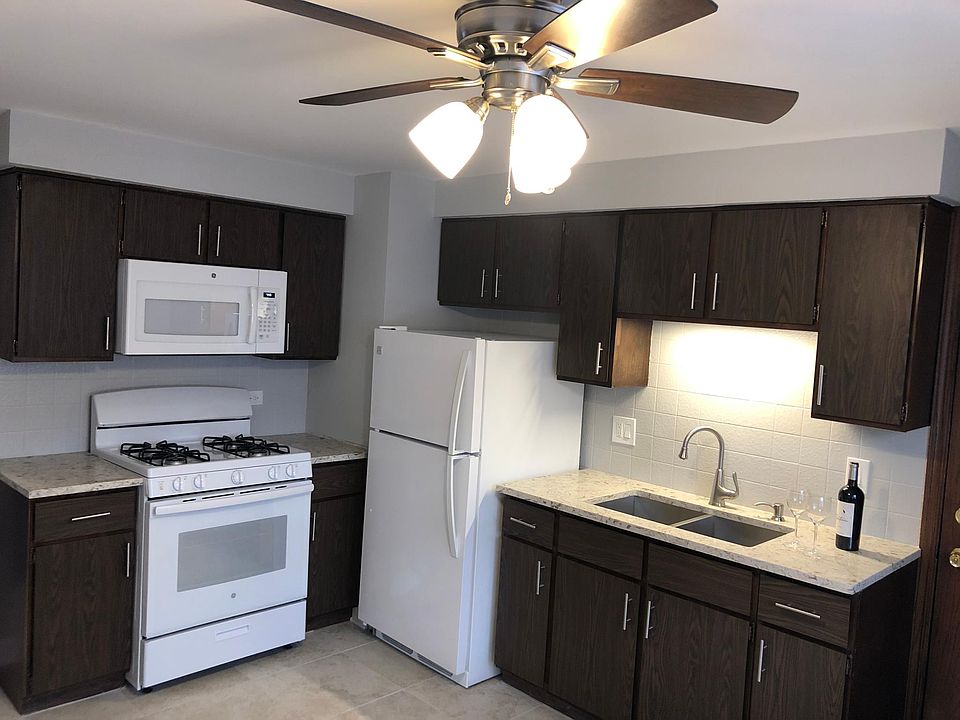1st image of 895 Graceland Ave APT 2W