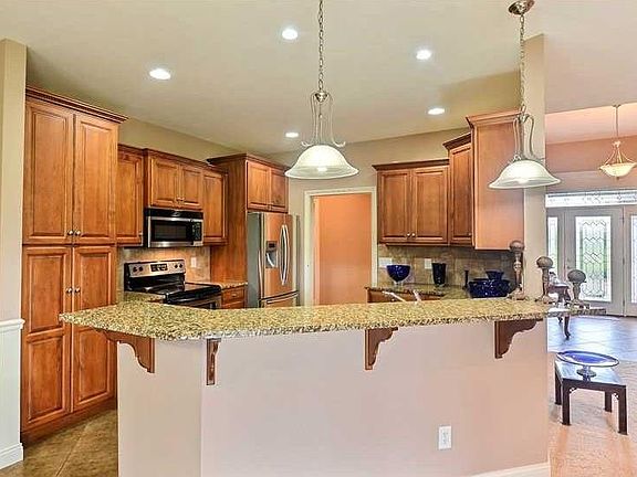 2nd image of 4662 Chestnut Ct