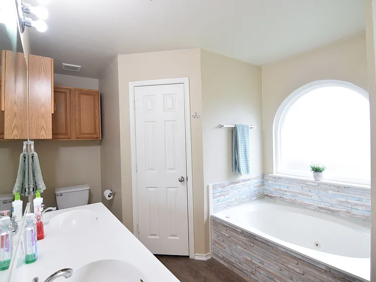 4814 Water Oak Dr — Photo 14