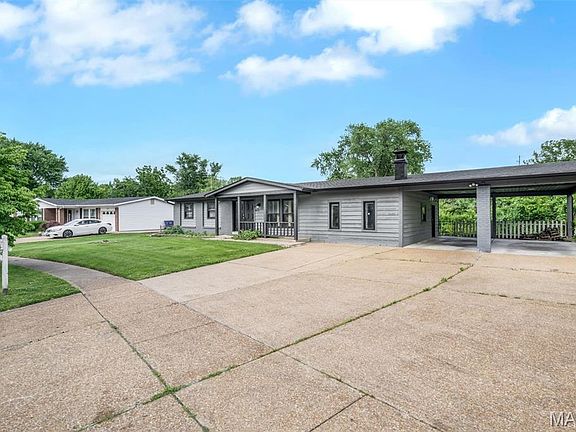 3rd image of 615 Charvel Dr