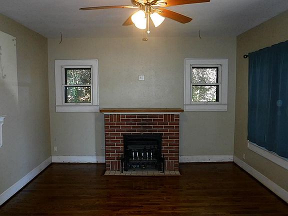 3rd image of 205 Avenue C