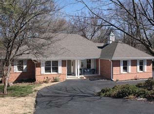 660 Pine Creek Dr, Chesterfield, MO