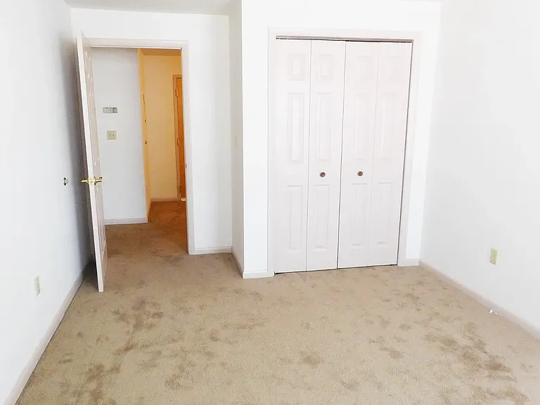 226 Prospect Street: Adult Living — Photo 10