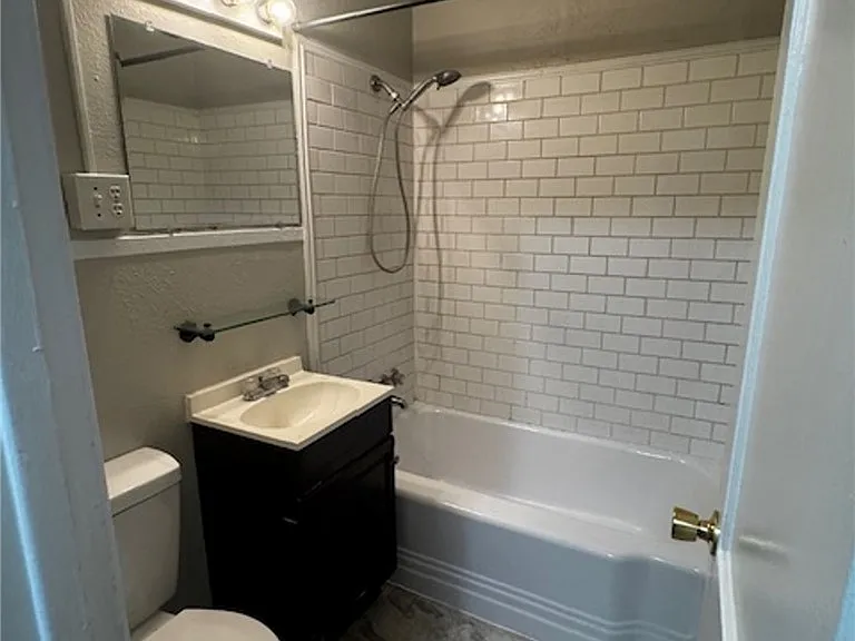 1009 Cherry St — Photo 10