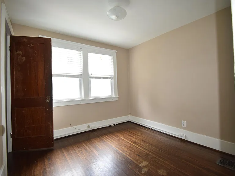 78 Hollywood Ave — Photo 12