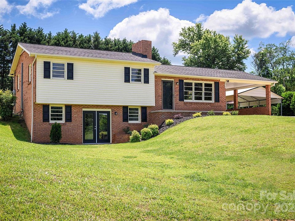 1st image of 2560 Sweetbriar Cir