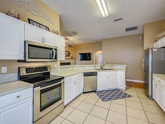 2nd image of 912 Oak Arbor Cir