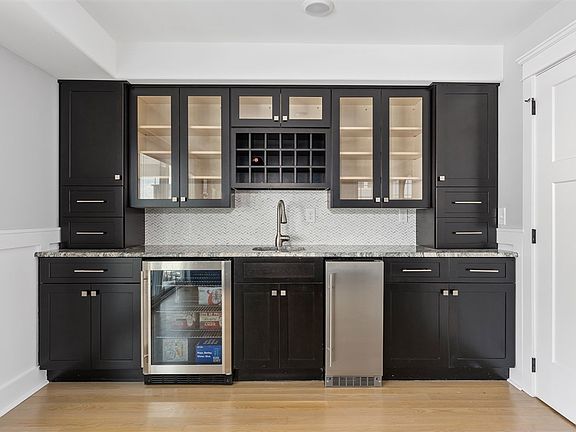 4th image of 355 44th St W #Sea