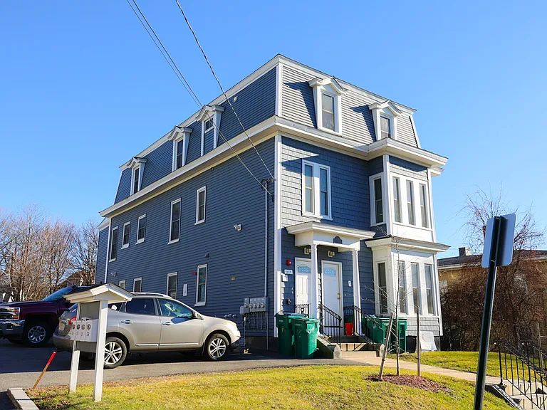29-33 Highland Ave #3 — Photo 2