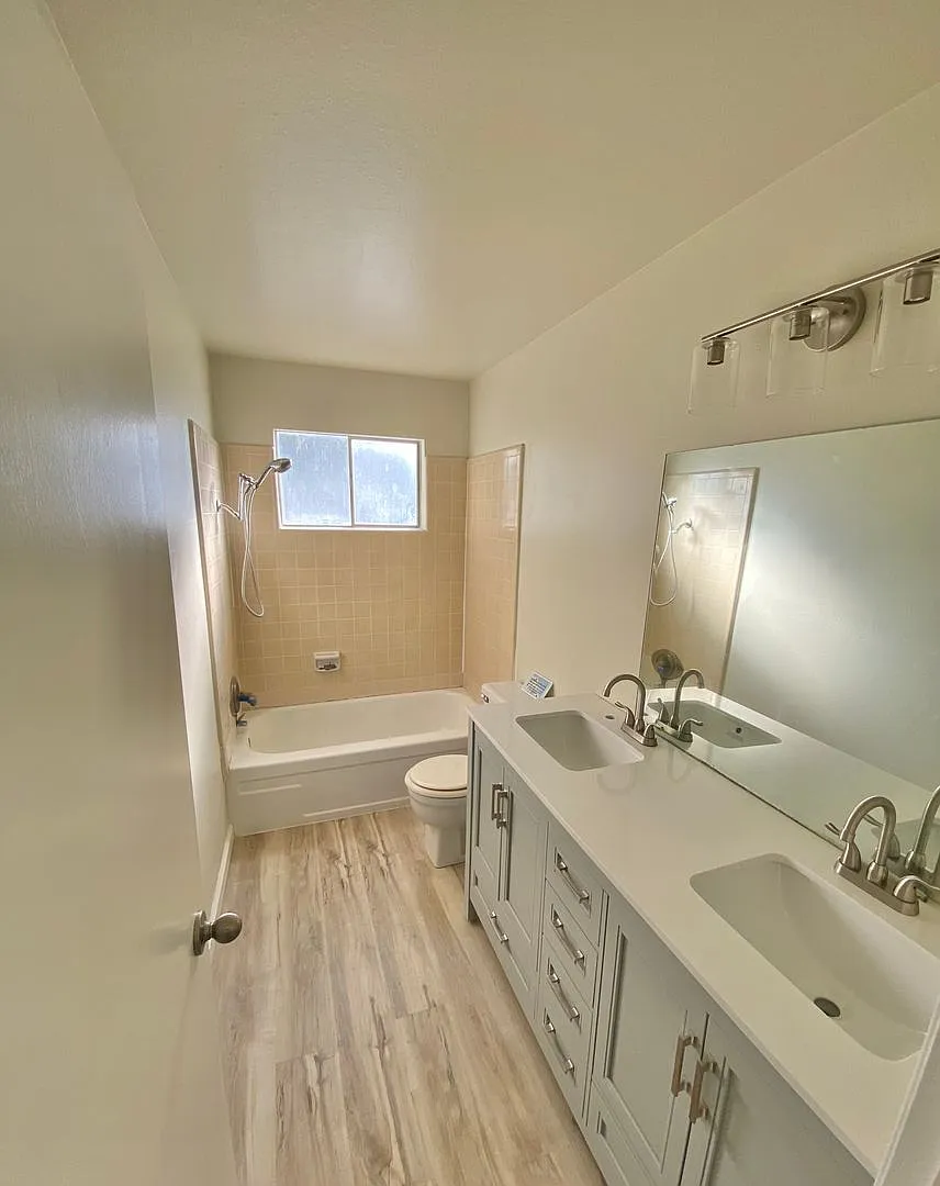 739 West 1st Ave — Photo 3