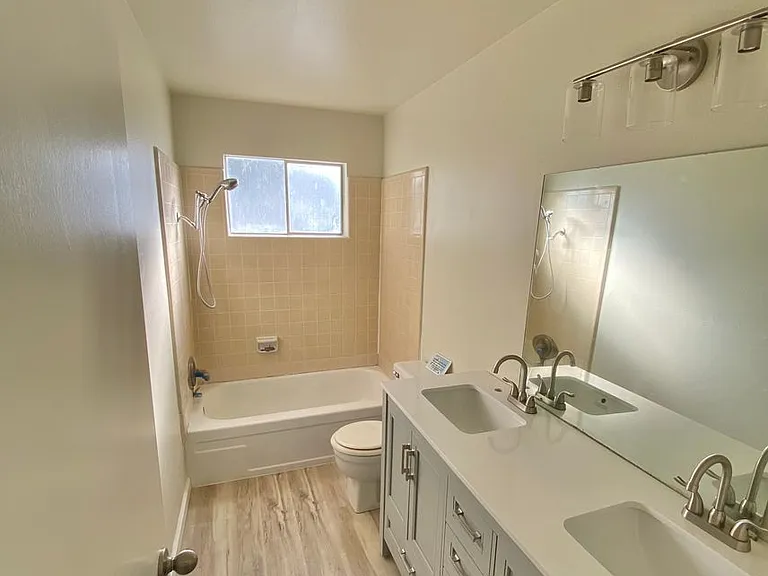 739 West 1st Ave — Photo 2