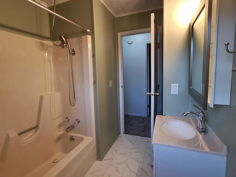 Bathroom 1-b