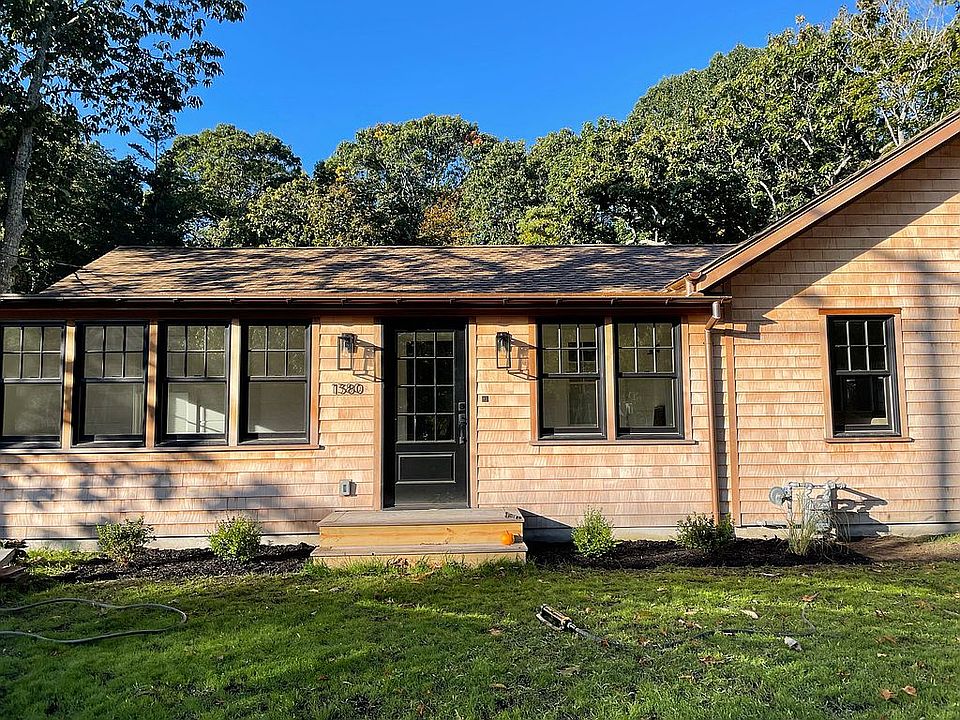 2nd image of 1380 Sigsbee Rd