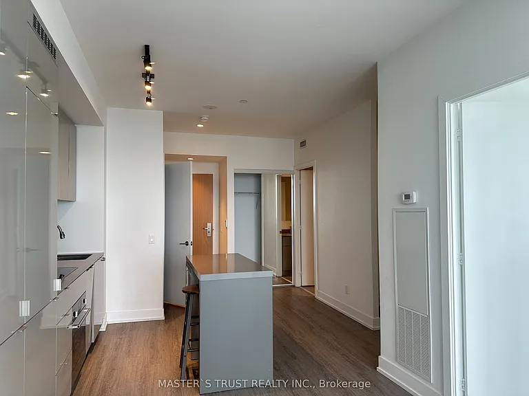 7 Grenville St #5806 — Photo 10