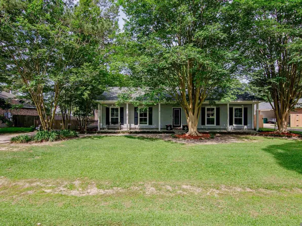 29165 Betty Dr, Walker, LA 70785