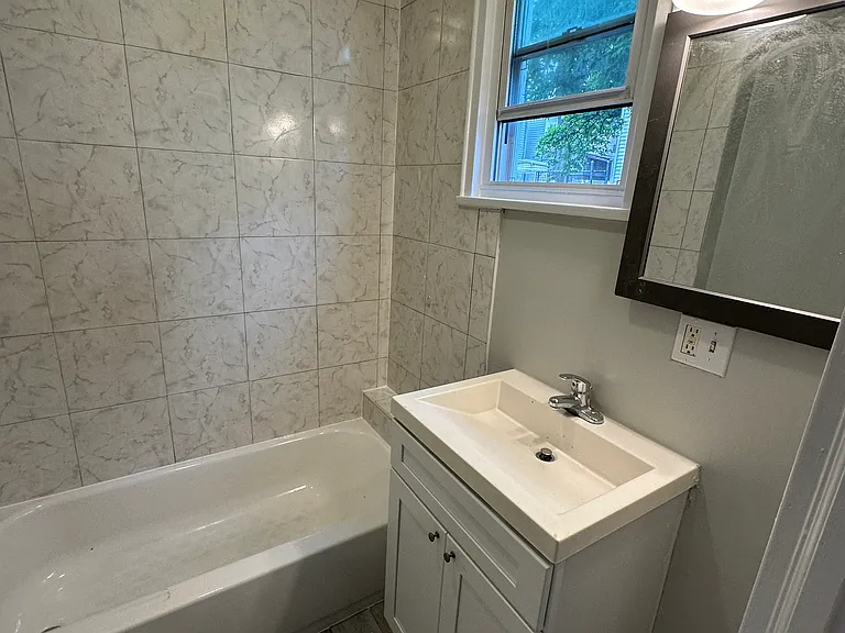815 Parker St #1 — Photo 11