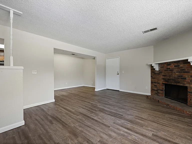 Pinon Place Apartments — Photo 12