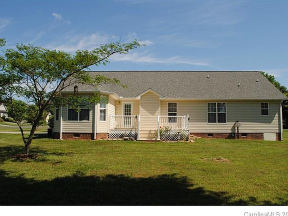 2nd image of 1012 Foxbrook Pl