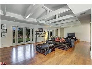 2nd image of 2661 Carmar Dr