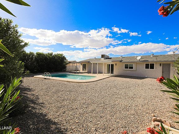 4th image of 2920 Yuma Dr