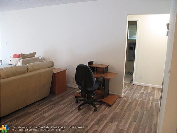 4th image of 4402 NW 20th St #456