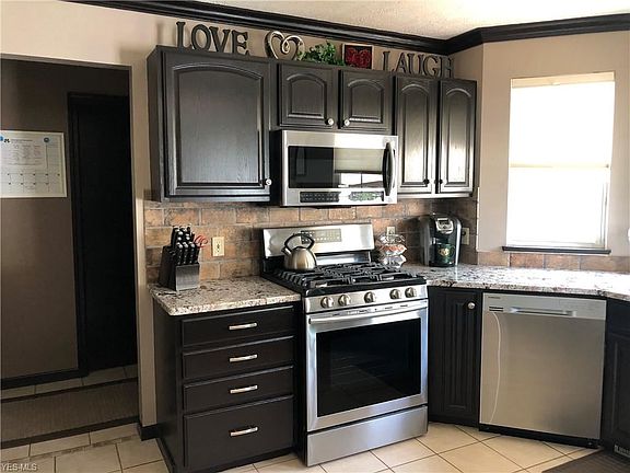 4th image of 1063 Continental Dr