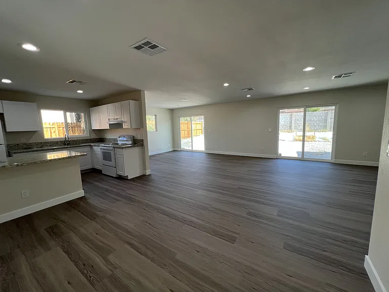 3608 W Bonanza Rd — Photo 17