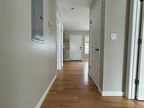 4th image of 37 Courtland St #E1