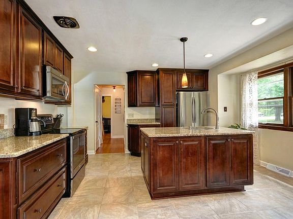 5th image of 15255 Indian Creek Pkwy