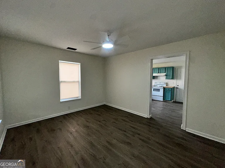 600 W Main St — Photo 9