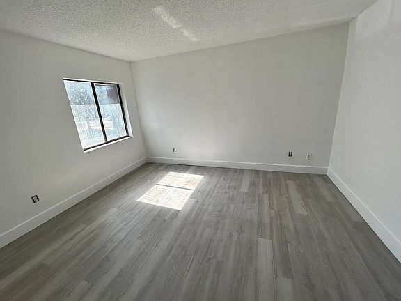2nd image of 8560 NE Pineverde Lane