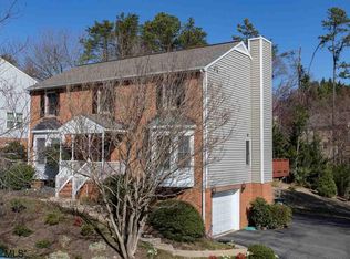 1092 Snowden Dr, Charlottesville, VA 22901