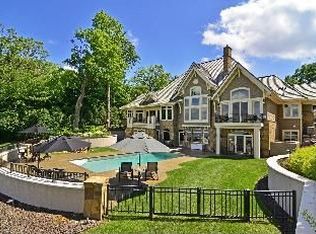 2665 Mapleridge Ln, Excelsior, MN 55331