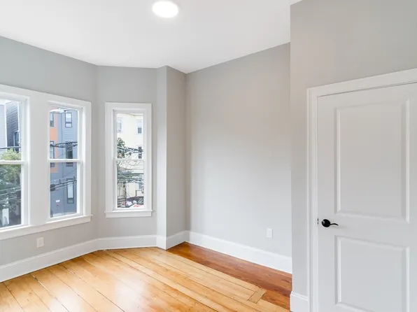 494 Sumner St #3B, Boston, MA 02128