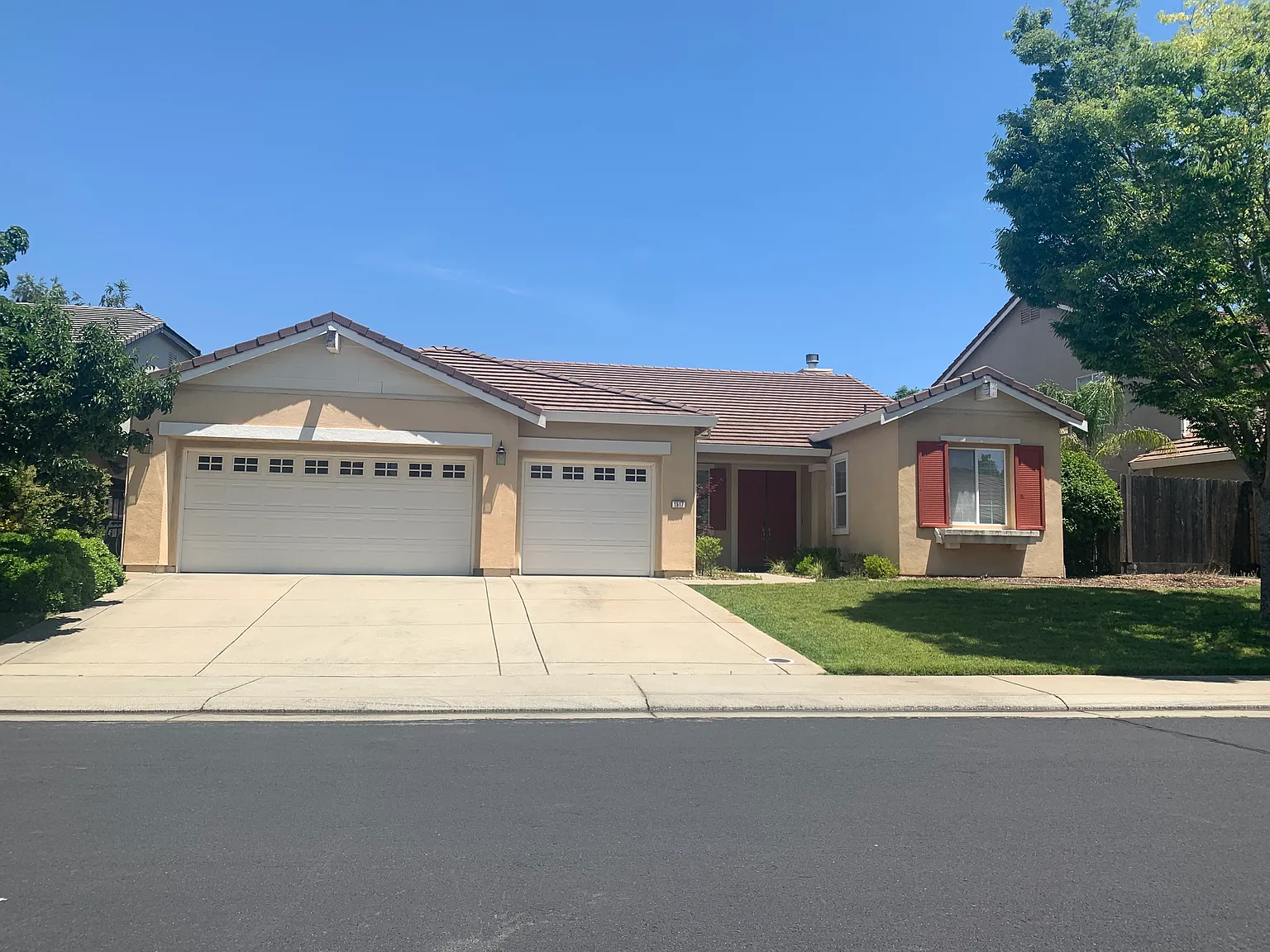 1517 Woodhaven Cir — Photo 2