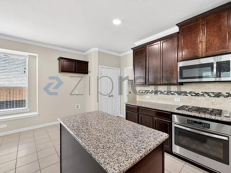 12417 Hitch Rack Way — Photo 9