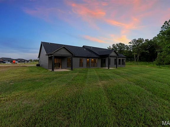 4th image of 3707 Beechwood Court Cpe