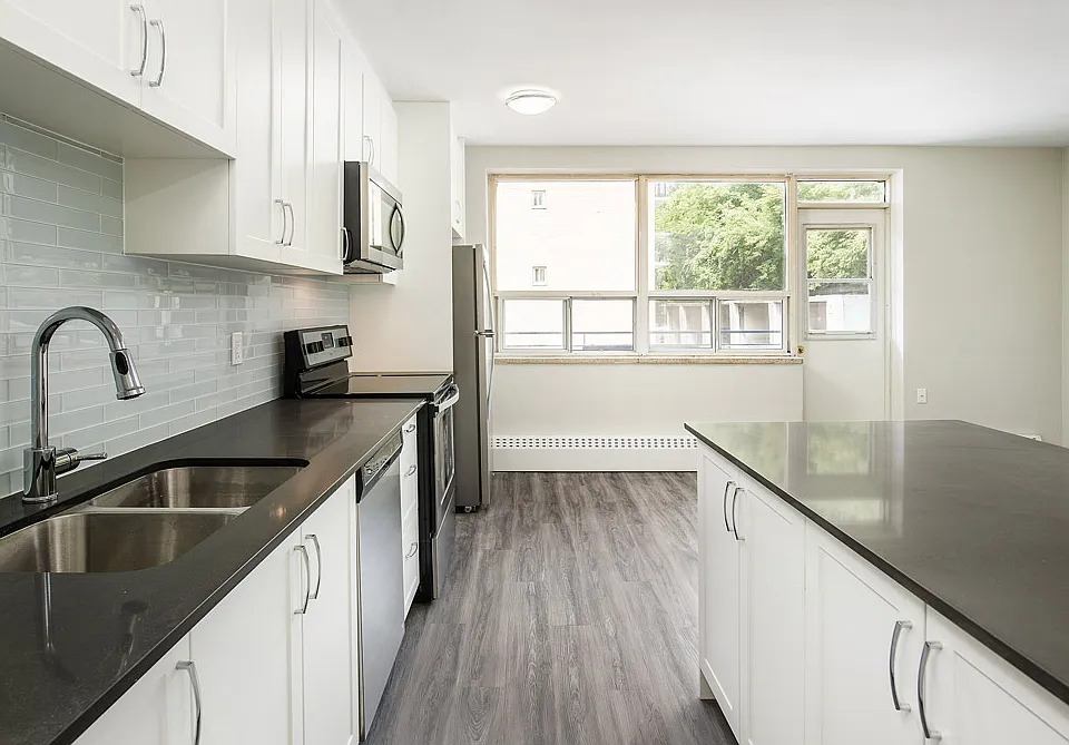 45 42nd St