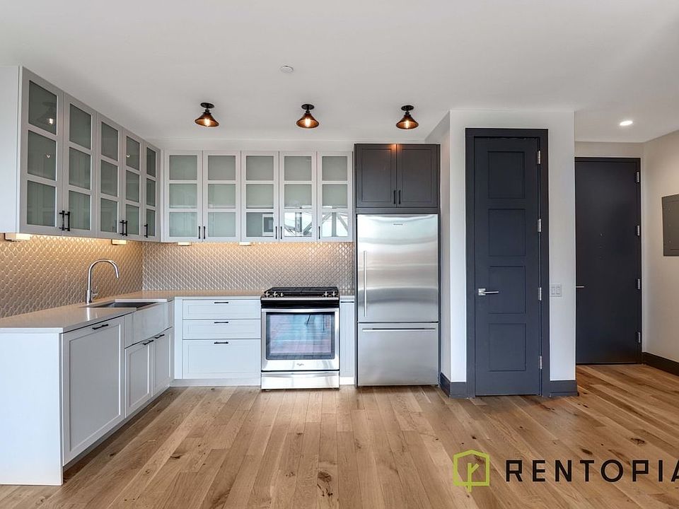 1st image of 10 Montieth St #524C