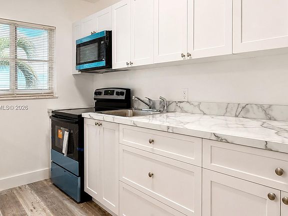 4th image of 5549 NE Miami Ct APT 1